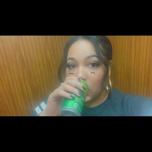 Meet your Posher, Amaris